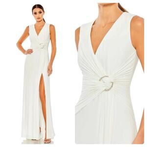 Ieena for Mac Duggal Crystal Buckle Side Knot Jersey Gown Size 2‎